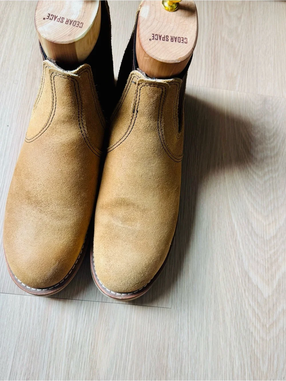Red Wing Shoes Men's Suede Chukka Boots in Tan